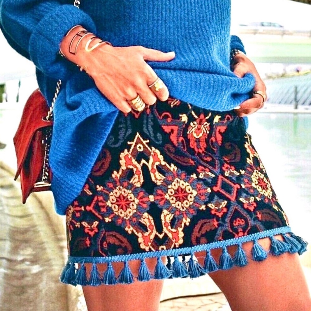 ZARA Tapestry Jacquard Boho Chic Skirt With Tassels SIZE S